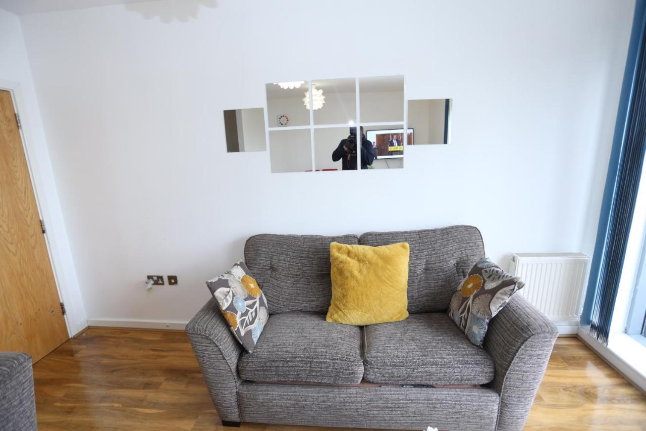 Lovely 2 Bed 2 Toilet Hill House River View Apartment Londres Exterior foto