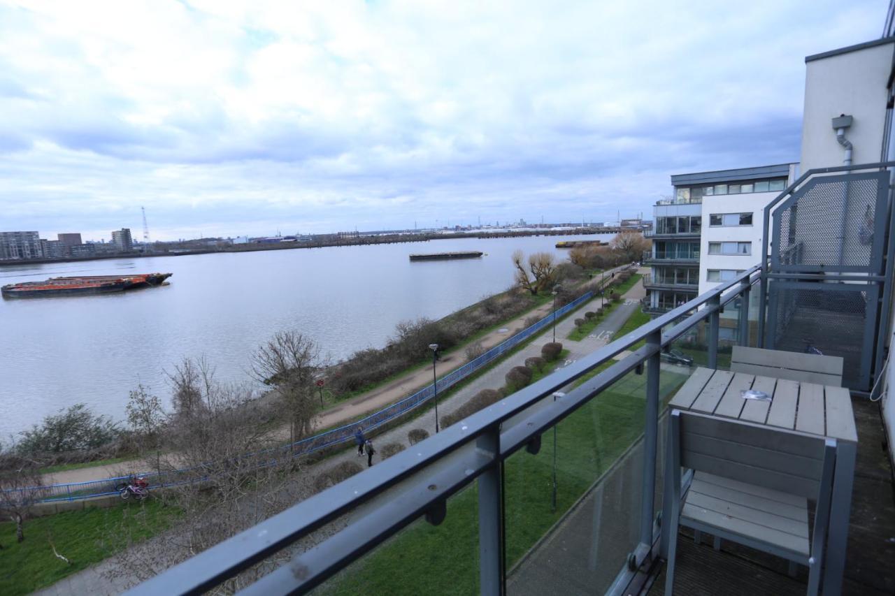 Lovely 2 Bed 2 Toilet Hill House River View Apartment Londres Exterior foto