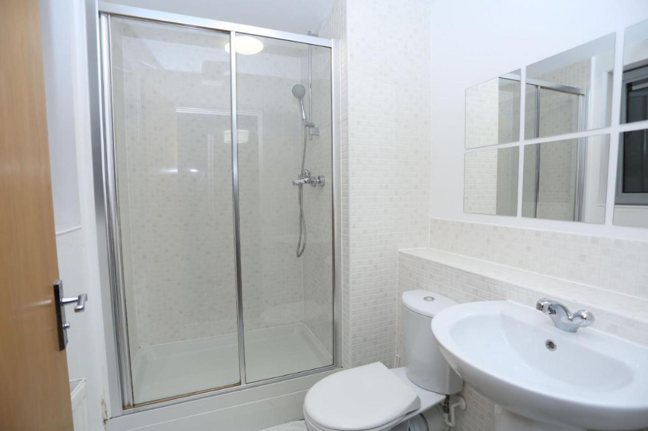 Lovely 2 Bed 2 Toilet Hill House River View Apartment Londres Exterior foto